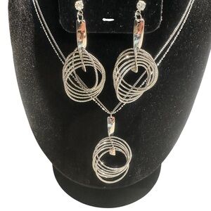 NWT ELBA Rhodium Plated Dainty Multi-Circle Statement Jewelry Set